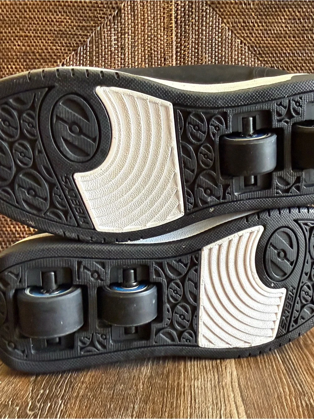 HEELYS DUAL UP X2 HOOK & LOOP FASTENER SKATE SHOES Youth Size 2